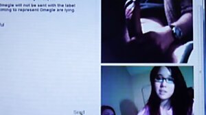 Анално кремана блондинка използва анален вибратор видеоклипове на секс